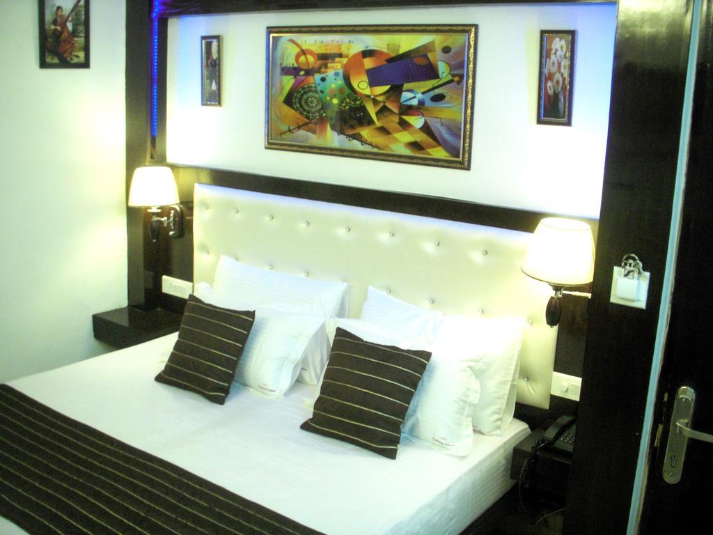 Hotel Tashkent Palace - Near New Delhi Railway Station Esterno foto