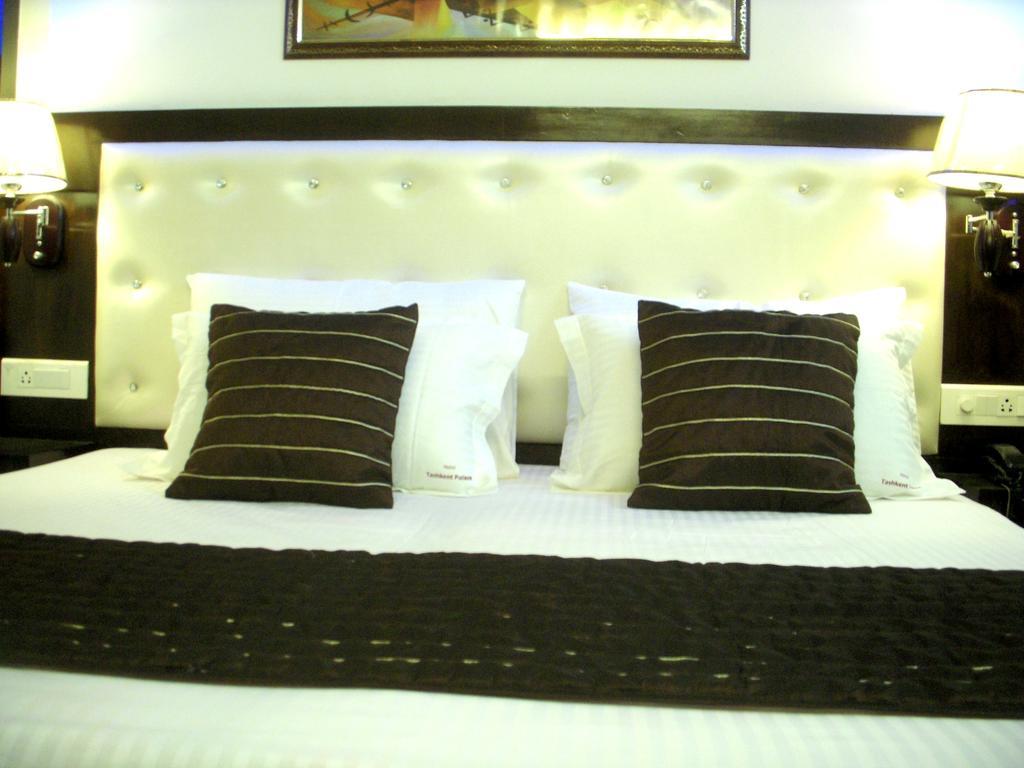 Hotel Tashkent Palace - Near New Delhi Railway Station Esterno foto