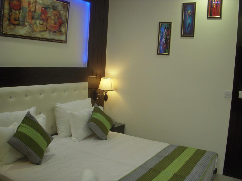 Hotel Tashkent Palace - Near New Delhi Railway Station Esterno foto