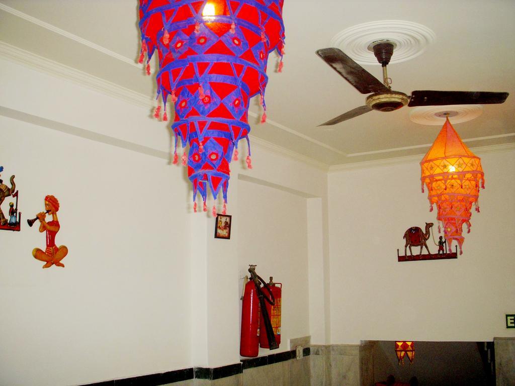 Hotel Tashkent Palace - Near New Delhi Railway Station Esterno foto