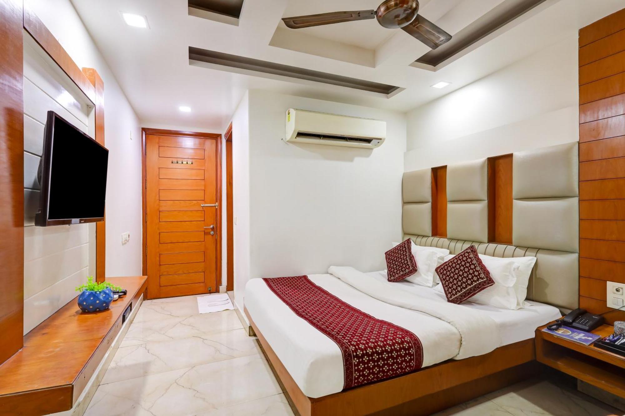 Hotel Tashkent Palace - Near New Delhi Railway Station Esterno foto